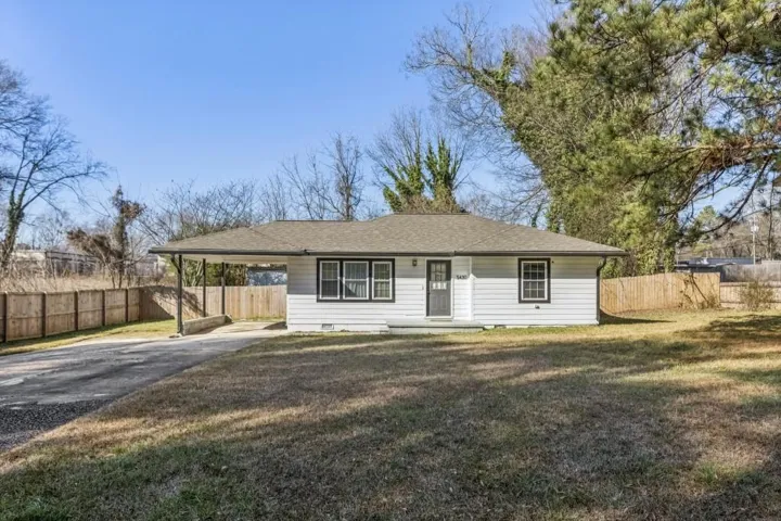Fully Renovated & Move-In Ready, This Charming Ranch Home In Historic Mabeton!