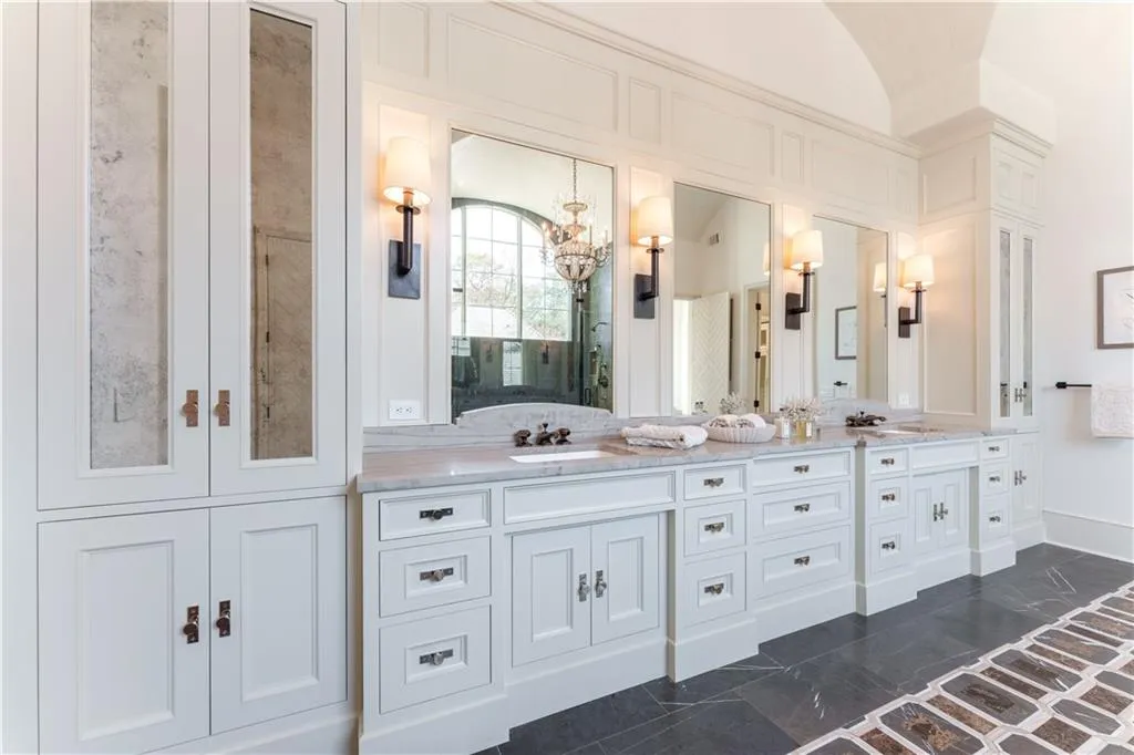 914 Buckingham Circle Nw, Atlanta, Georgia 30327, 7 Bedrooms Bedrooms, 0 ,8 BathroomsBathrooms,Residential,For Sale,914 Buckingham Circle Nw,7722050