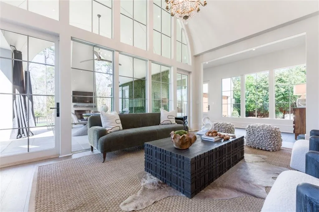 914 Buckingham Circle Nw, Atlanta, Georgia 30327, 7 Bedrooms Bedrooms, 0 ,8 BathroomsBathrooms,Residential,For Sale,914 Buckingham Circle Nw,7722050