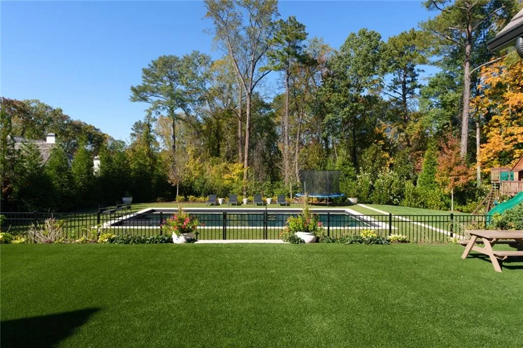 914 Buckingham Circle Nw, Atlanta, Georgia 30327, 7 Bedrooms Bedrooms, 0 ,8 BathroomsBathrooms,Residential,For Sale,914 Buckingham Circle Nw,7722050