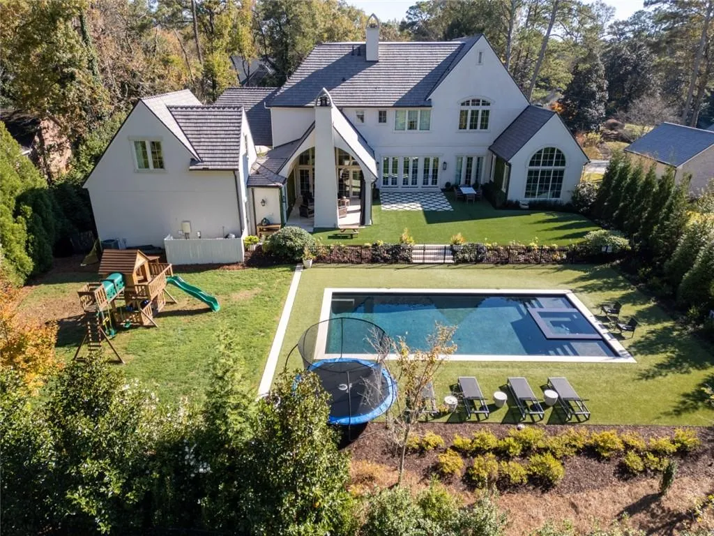 914 Buckingham Circle Nw, Atlanta, Georgia 30327, 7 Bedrooms Bedrooms, 0 ,8 BathroomsBathrooms,Residential,For Sale,914 Buckingham Circle Nw,7722050