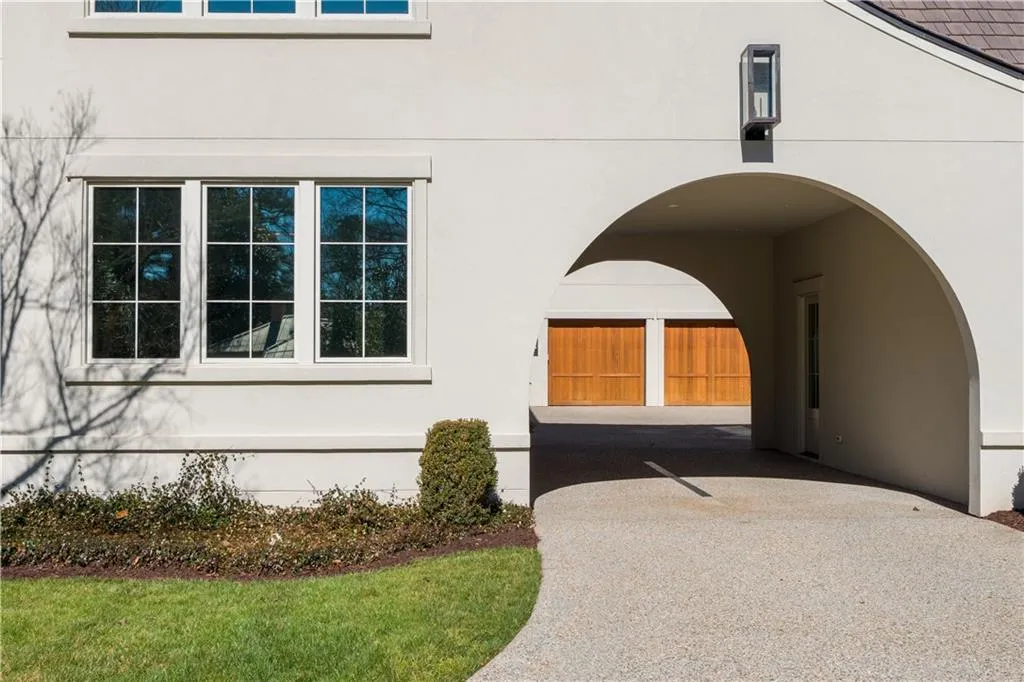 914 Buckingham Circle Nw, Atlanta, Georgia 30327, 7 Bedrooms Bedrooms, 0 ,8 BathroomsBathrooms,Residential,For Sale,914 Buckingham Circle Nw,7722050