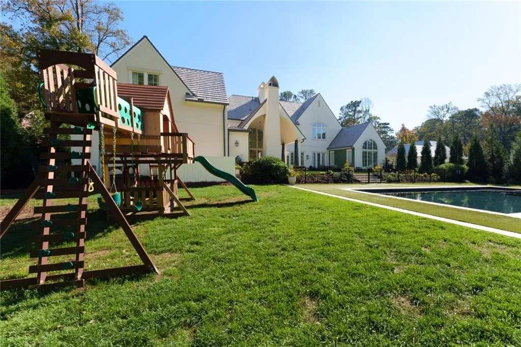 914 Buckingham Circle Nw, Atlanta, Georgia 30327, 7 Bedrooms Bedrooms, 0 ,8 BathroomsBathrooms,Residential,For Sale,914 Buckingham Circle Nw,7722050