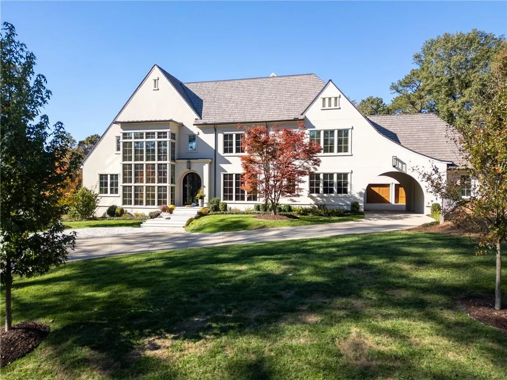 914 Buckingham Circle Nw, Atlanta, Georgia 30327, 7 Bedrooms Bedrooms, 0 ,8 BathroomsBathrooms,Residential,For Sale,914 Buckingham Circle Nw,7722050