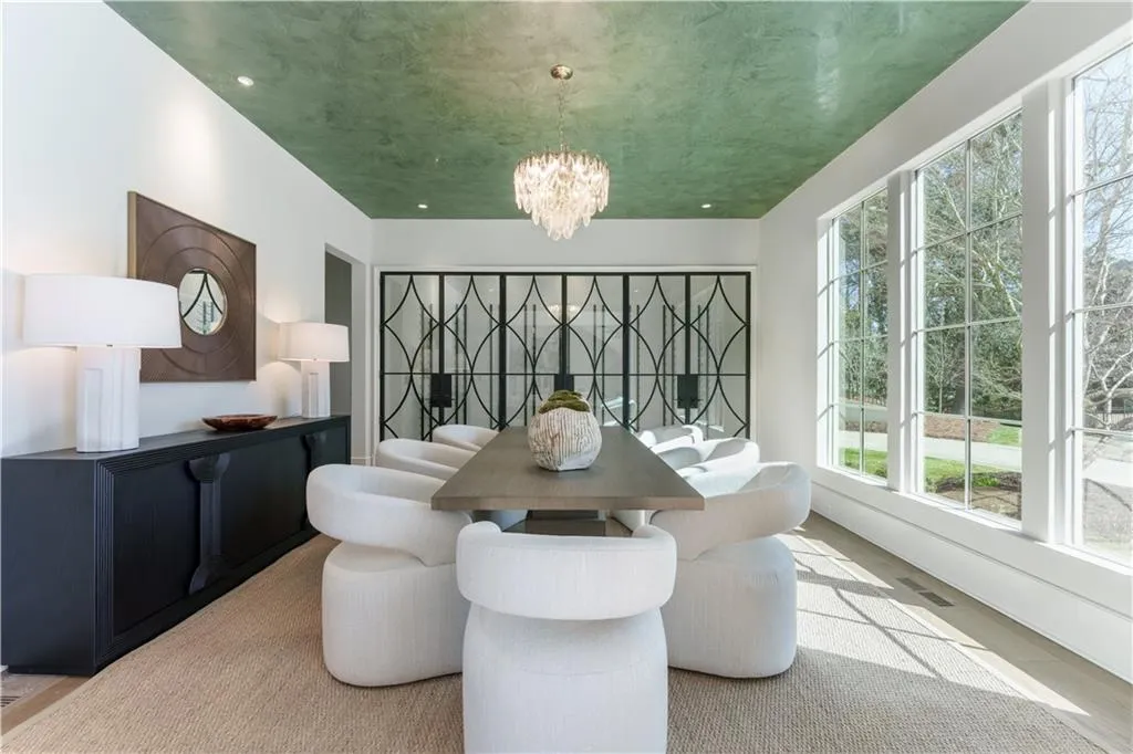 914 Buckingham Circle Nw, Atlanta, Georgia 30327, 7 Bedrooms Bedrooms, 0 ,8 BathroomsBathrooms,Residential,For Sale,914 Buckingham Circle Nw,7722050