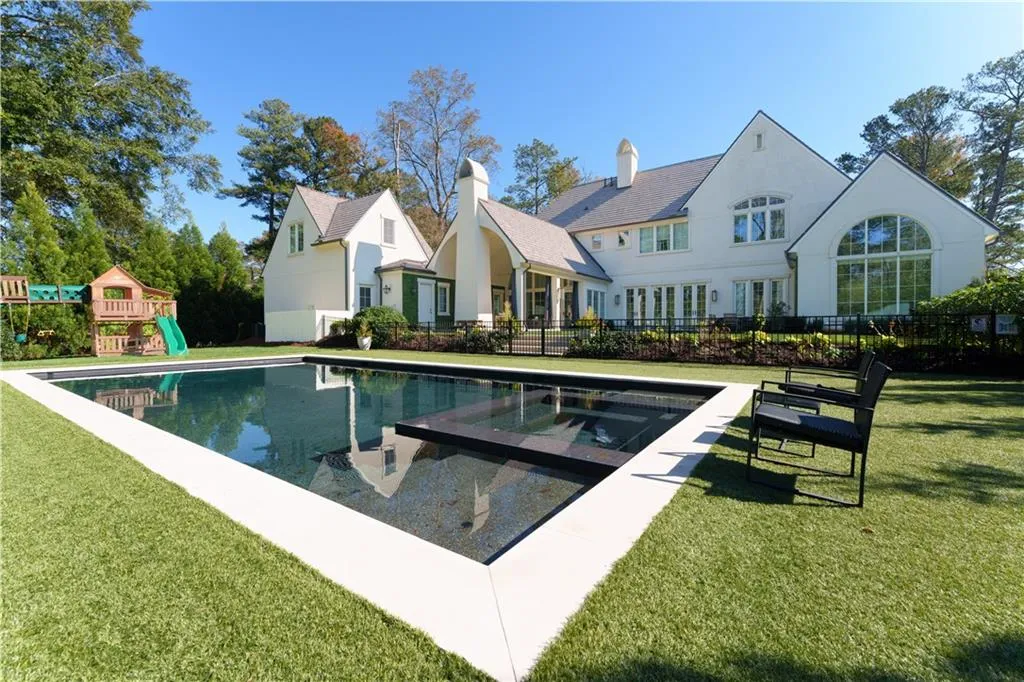 914 Buckingham Circle Nw, Atlanta, Georgia 30327, 7 Bedrooms Bedrooms, 0 ,8 BathroomsBathrooms,Residential,For Sale,914 Buckingham Circle Nw,7722050