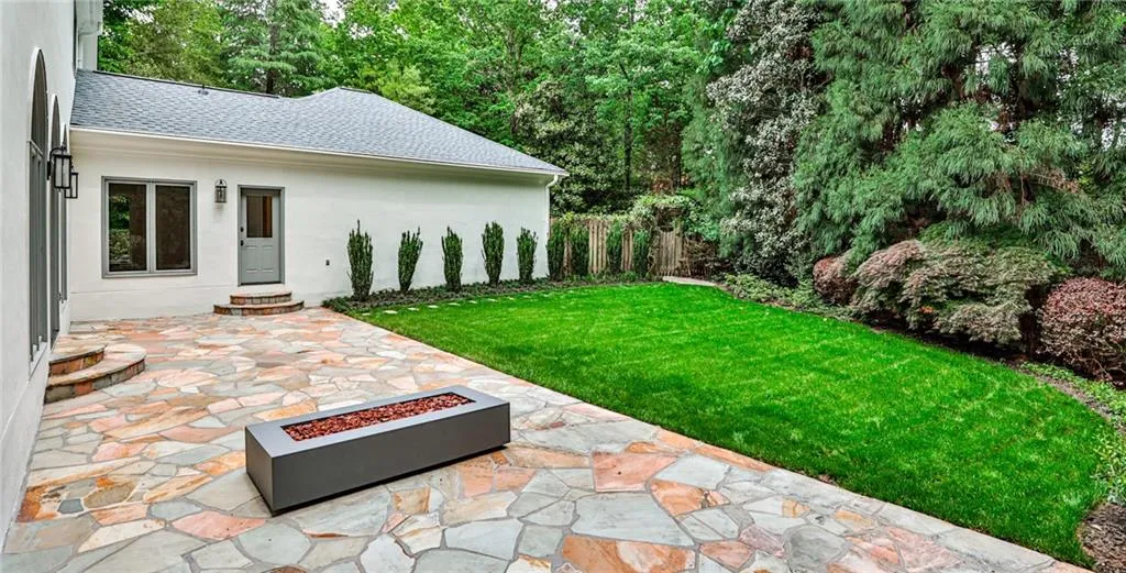 110 Lameloise Lane, Sandy Springs, Georgia 30327, 6 Bedrooms Bedrooms, ,6 BathroomsBathrooms,Residential,Sold,110 Lameloise Lane,7207719