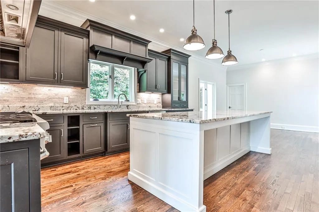 110 Lameloise Lane, Sandy Springs, Georgia 30327, 6 Bedrooms Bedrooms, ,6 BathroomsBathrooms,Residential,Sold,110 Lameloise Lane,7207719