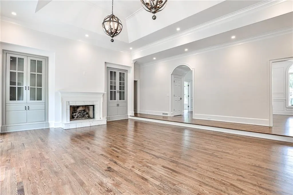 110 Lameloise Lane, Sandy Springs, Georgia 30327, 6 Bedrooms Bedrooms, ,6 BathroomsBathrooms,Residential,Sold,110 Lameloise Lane,7207719