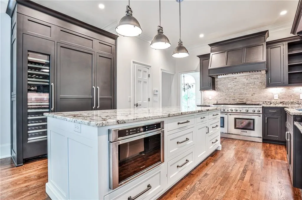 110 Lameloise Lane, Sandy Springs, Georgia 30327, 6 Bedrooms Bedrooms, ,6 BathroomsBathrooms,Residential,Sold,110 Lameloise Lane,7207719