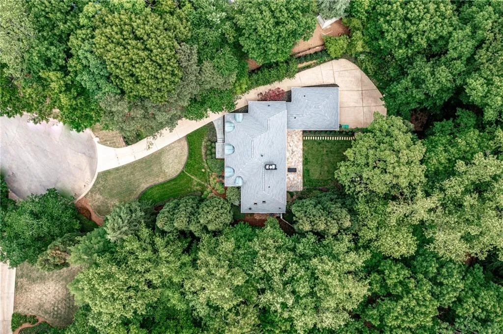 110 Lameloise Lane, Sandy Springs, Georgia 30327, 6 Bedrooms Bedrooms, ,6 BathroomsBathrooms,Residential,Sold,110 Lameloise Lane,7207719