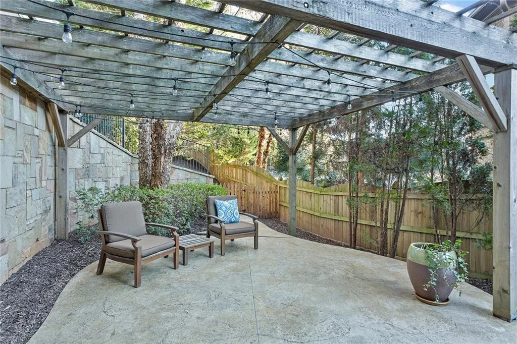 4771 Mystic Drive, Sandy Springs, Georgia 30342, 6 Bedrooms Bedrooms, ,6 BathroomsBathrooms,Residential,Sold,4771 Mystic Drive,7005575