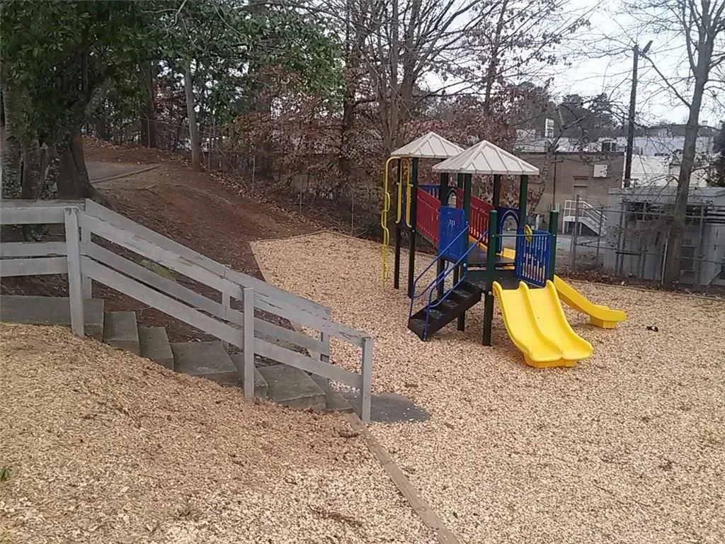 335 Winding River Drive Unit J, Sandy Springs, Georgia 30350, 2 Bedrooms Bedrooms, ,2 BathroomsBathrooms,Residential,Sold,335 Winding River Drive Unit J,6010168