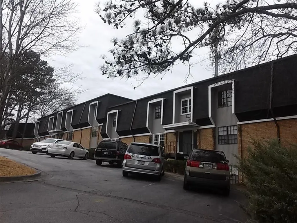 335 Winding River Drive Unit J, Sandy Springs, Georgia 30350, 2 Bedrooms Bedrooms, ,2 BathroomsBathrooms,Residential,Sold,335 Winding River Drive Unit J,6010168