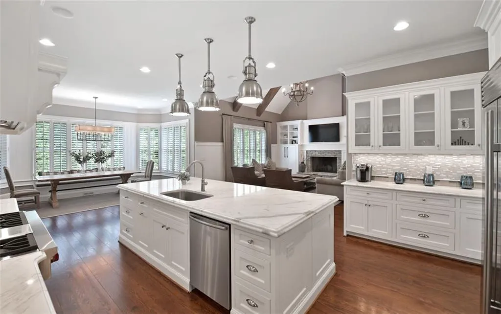 5330 Old Burdette Lane, Atlanta, Georgia 30327, 6 Bedrooms Bedrooms, ,6 BathroomsBathrooms,Residential,Sold,5330 Old Burdette Lane,7017680