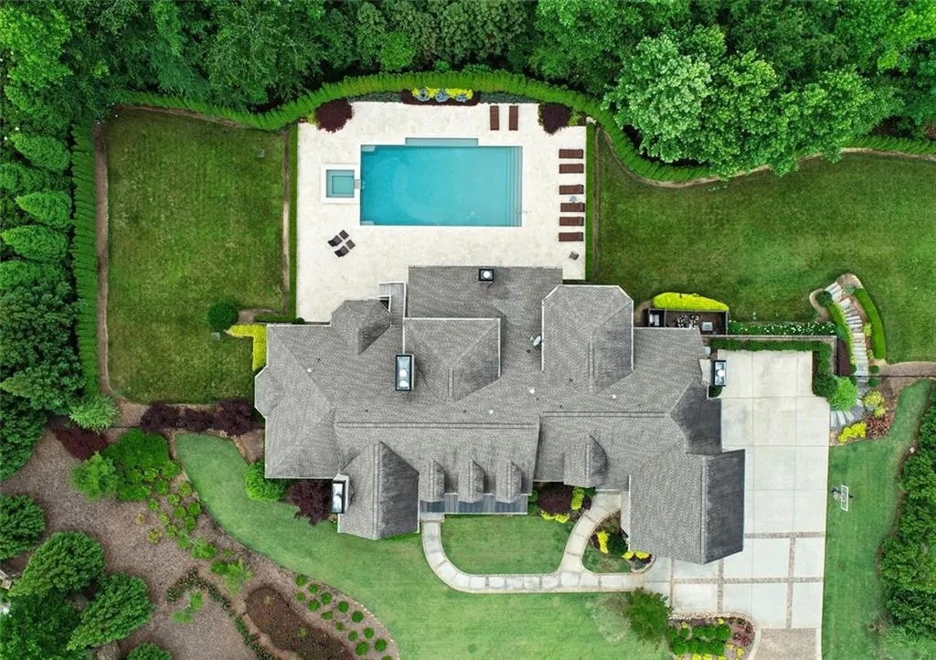 5330 Old Burdette Lane, Atlanta, Georgia 30327, 6 Bedrooms Bedrooms, ,6 BathroomsBathrooms,Residential,Sold,5330 Old Burdette Lane,7017680