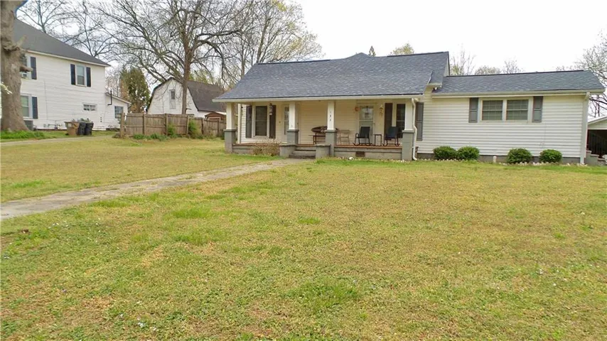 186 Railroad Avenue, Lula, Georgia 30554