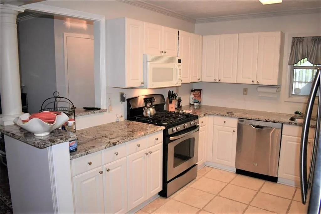 806 Vicksburg Place Unit 806, Atlanta, Georgia 30350, 3 Bedrooms Bedrooms, ,2 BathroomsBathrooms,Residential,Sold,806 Vicksburg Place Unit 806,6536386