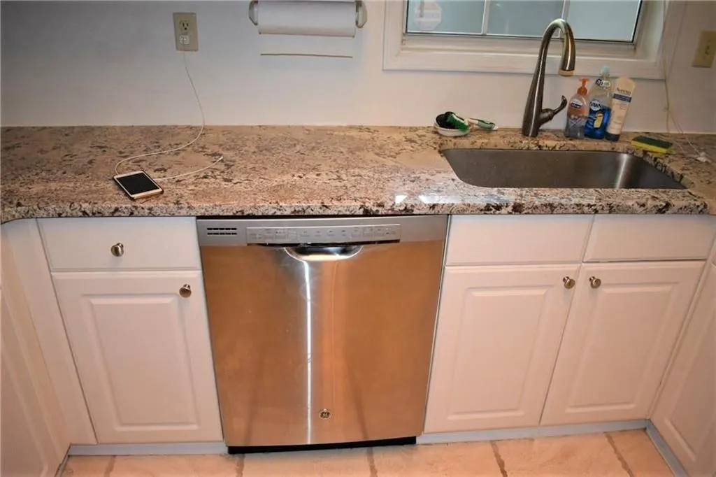 806 Vicksburg Place Unit 806, Atlanta, Georgia 30350, 3 Bedrooms Bedrooms, ,2 BathroomsBathrooms,Residential,Sold,806 Vicksburg Place Unit 806,6536386