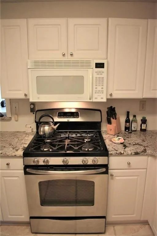 806 Vicksburg Place Unit 806, Atlanta, Georgia 30350, 3 Bedrooms Bedrooms, ,2 BathroomsBathrooms,Residential,Sold,806 Vicksburg Place Unit 806,6536386