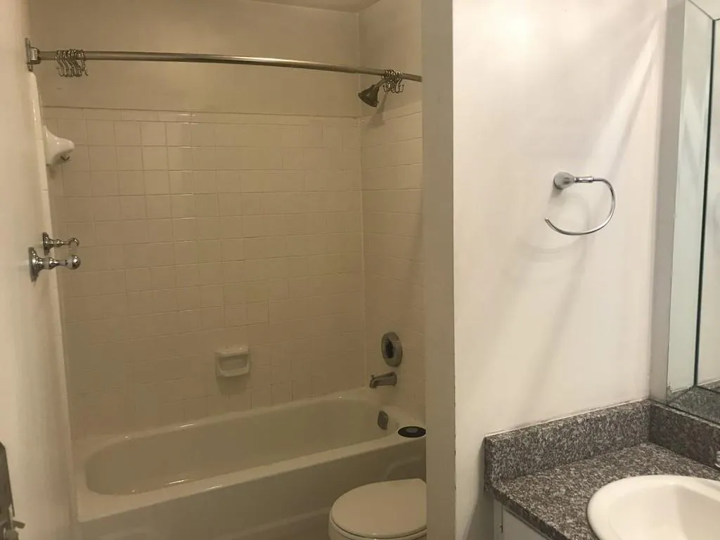 408 Granville Court, Sandy Springs, Georgia 30328, 1 Bedroom Bedrooms, ,1 BathroomBathrooms,Residential,Sold,408 Granville Court,6530484