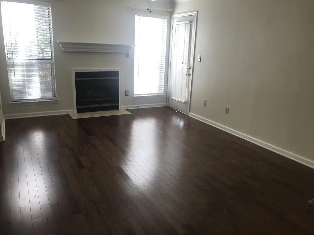 408 Granville Court, Sandy Springs, Georgia 30328, 1 Bedroom Bedrooms, ,1 BathroomBathrooms,Residential,Sold,408 Granville Court,6530484