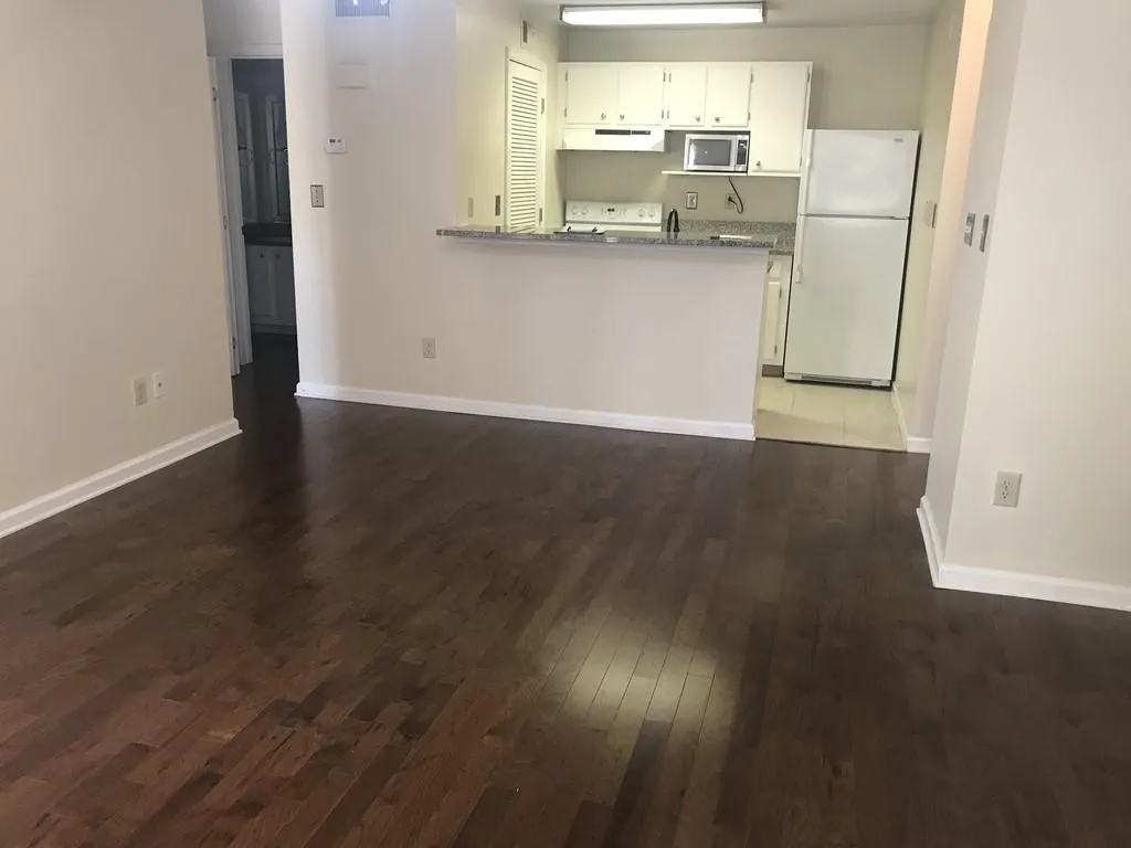 408 Granville Court, Sandy Springs, Georgia 30328, 1 Bedroom Bedrooms, ,1 BathroomBathrooms,Residential,Sold,408 Granville Court,6530484