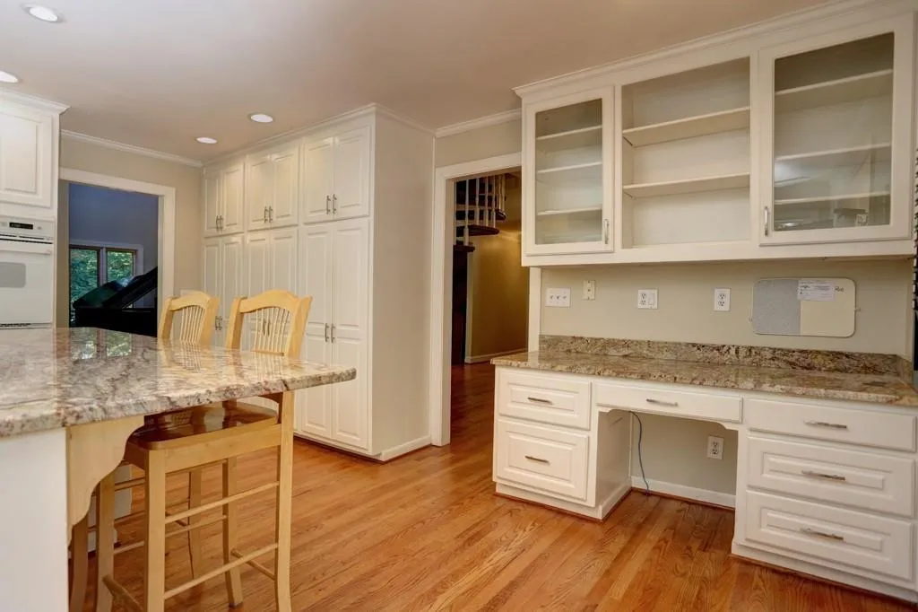 135 Nesbit Ferry Place, Sandy Springs, Georgia 30350, 4 Bedrooms Bedrooms, ,3 BathroomsBathrooms,Residential,Sold,135 Nesbit Ferry Place,5752045