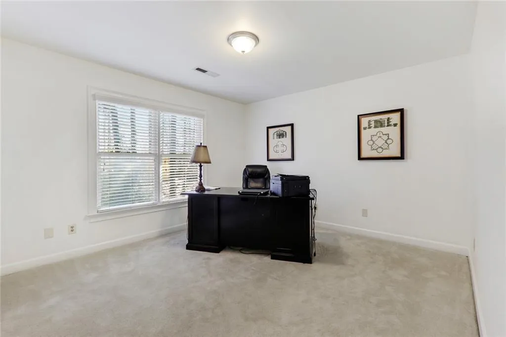 7155 Roswell Road Unit 15, Atlanta, Georgia 30328, 4 Bedrooms Bedrooms, ,3 BathroomsBathrooms,Residential,Sold,7155 Roswell Road Unit 15,6687169