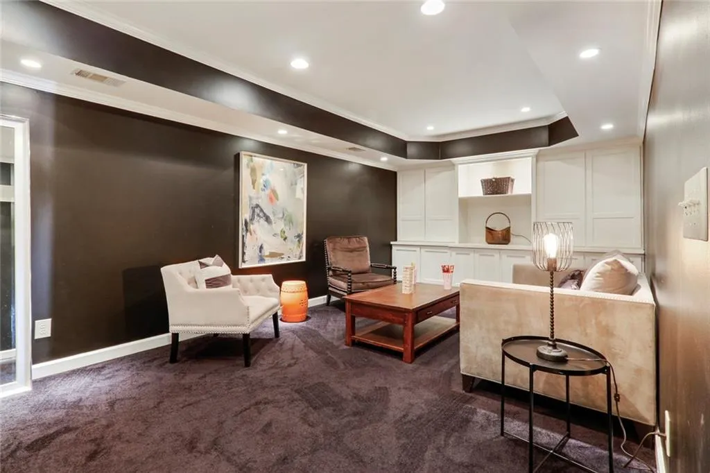 7155 Roswell Road Unit 15, Atlanta, Georgia 30328, 4 Bedrooms Bedrooms, ,3 BathroomsBathrooms,Residential,Sold,7155 Roswell Road Unit 15,6687169