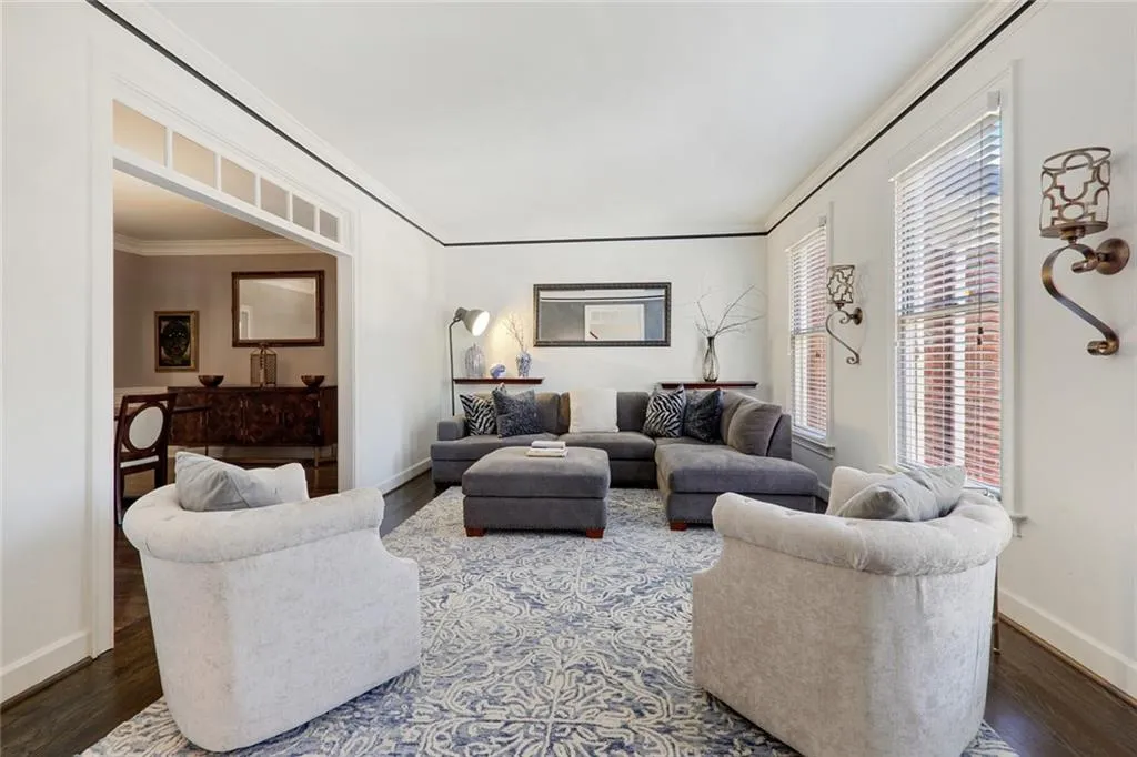 7155 Roswell Road Unit 15, Atlanta, Georgia 30328, 4 Bedrooms Bedrooms, ,3 BathroomsBathrooms,Residential,Sold,7155 Roswell Road Unit 15,6687169