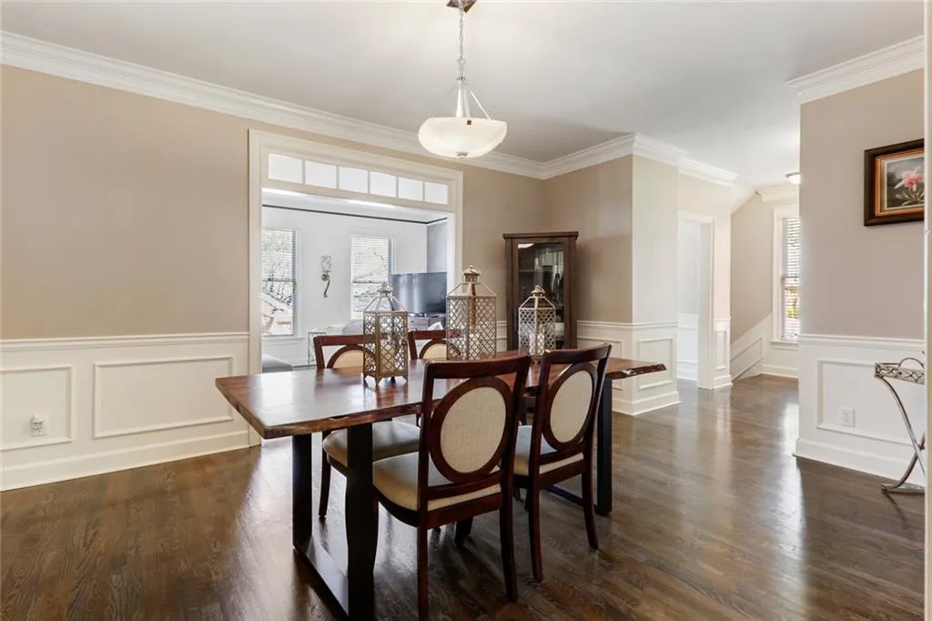 7155 Roswell Road Unit 15, Atlanta, Georgia 30328, 4 Bedrooms Bedrooms, ,3 BathroomsBathrooms,Residential,Sold,7155 Roswell Road Unit 15,6687169