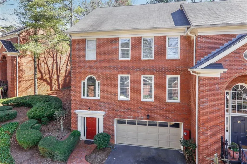 7155 Roswell Road Unit 15, Atlanta, Georgia 30328, 4 Bedrooms Bedrooms, ,3 BathroomsBathrooms,Residential,Sold,7155 Roswell Road Unit 15,6687169