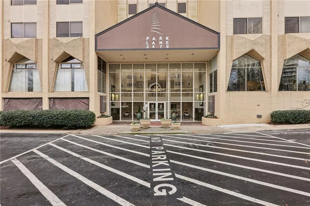 2479 Peachtree Road Ne Unit 1012, Atlanta, Georgia 30305, 1 Bedroom Bedrooms, ,1 BathroomBathrooms,Residential,Sold,2479 Peachtree Road Ne Unit 1012,7518683