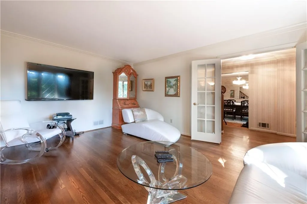 965 Heards Ferry Road, Sandy Springs, Georgia 30328, 4 Bedrooms Bedrooms, ,3 BathroomsBathrooms,Residential,Sold,965 Heards Ferry Road,7471949 965 Heards Ferry Road, Sandy Springs, Georgia 30328, 4 Bedrooms Bedrooms, ,3 BathroomsBathrooms,Residential,Sold,965 Heards Ferry Road,7471949