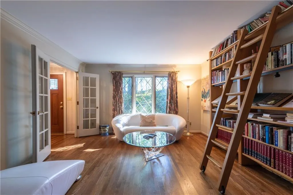 965 Heards Ferry Road, Sandy Springs, Georgia 30328, 4 Bedrooms Bedrooms, ,3 BathroomsBathrooms,Residential,Sold,965 Heards Ferry Road,7471949 965 Heards Ferry Road, Sandy Springs, Georgia 30328, 4 Bedrooms Bedrooms, ,3 BathroomsBathrooms,Residential,Sold,965 Heards Ferry Road,7471949