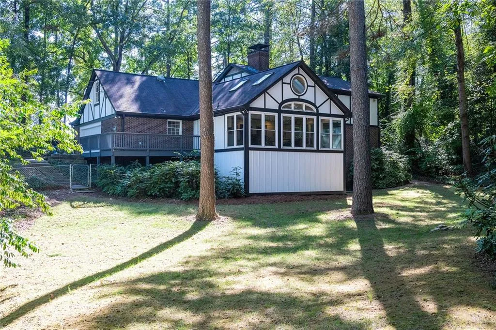 965 Heards Ferry Road, Sandy Springs, Georgia 30328, 4 Bedrooms Bedrooms, ,3 BathroomsBathrooms,Residential,Sold,965 Heards Ferry Road,7471949 965 Heards Ferry Road, Sandy Springs, Georgia 30328, 4 Bedrooms Bedrooms, ,3 BathroomsBathrooms,Residential,Sold,965 Heards Ferry Road,7471949