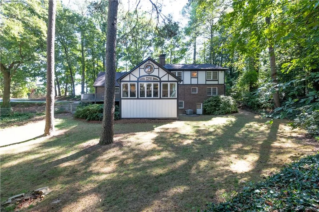 965 Heards Ferry Road, Sandy Springs, Georgia 30328, 4 Bedrooms Bedrooms, ,3 BathroomsBathrooms,Residential,Sold,965 Heards Ferry Road,7471949 965 Heards Ferry Road, Sandy Springs, Georgia 30328, 4 Bedrooms Bedrooms, ,3 BathroomsBathrooms,Residential,Sold,965 Heards Ferry Road,7471949