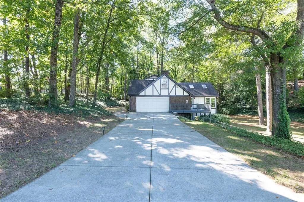 965 Heards Ferry Road, Sandy Springs, Georgia 30328, 4 Bedrooms Bedrooms, ,3 BathroomsBathrooms,Residential,Sold,965 Heards Ferry Road,7471949 965 Heards Ferry Road, Sandy Springs, Georgia 30328, 4 Bedrooms Bedrooms, ,3 BathroomsBathrooms,Residential,Sold,965 Heards Ferry Road,7471949