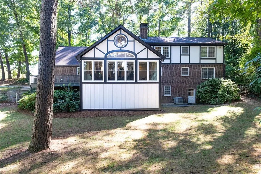 965 Heards Ferry Road, Sandy Springs, Georgia 30328, 4 Bedrooms Bedrooms, ,3 BathroomsBathrooms,Residential,Sold,965 Heards Ferry Road,7471949 965 Heards Ferry Road, Sandy Springs, Georgia 30328, 4 Bedrooms Bedrooms, ,3 BathroomsBathrooms,Residential,Sold,965 Heards Ferry Road,7471949