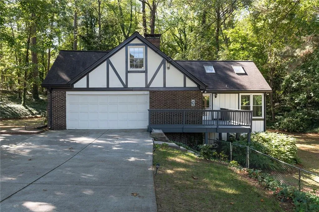 965 Heards Ferry Road, Sandy Springs, Georgia 30328, 4 Bedrooms Bedrooms, ,3 BathroomsBathrooms,Residential,Sold,965 Heards Ferry Road,7471949 965 Heards Ferry Road, Sandy Springs, Georgia 30328, 4 Bedrooms Bedrooms, ,3 BathroomsBathrooms,Residential,Sold,965 Heards Ferry Road,7471949