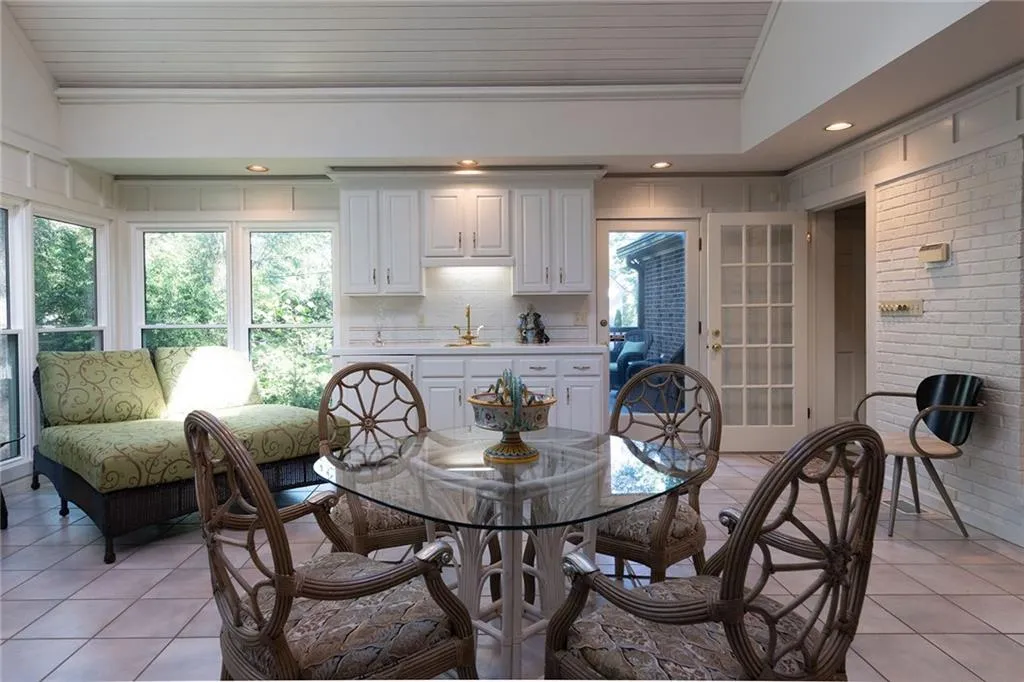 965 Heards Ferry Road, Sandy Springs, Georgia 30328, 4 Bedrooms Bedrooms, ,3 BathroomsBathrooms,Residential,Sold,965 Heards Ferry Road,7471949 965 Heards Ferry Road, Sandy Springs, Georgia 30328, 4 Bedrooms Bedrooms, ,3 BathroomsBathrooms,Residential,Sold,965 Heards Ferry Road,7471949