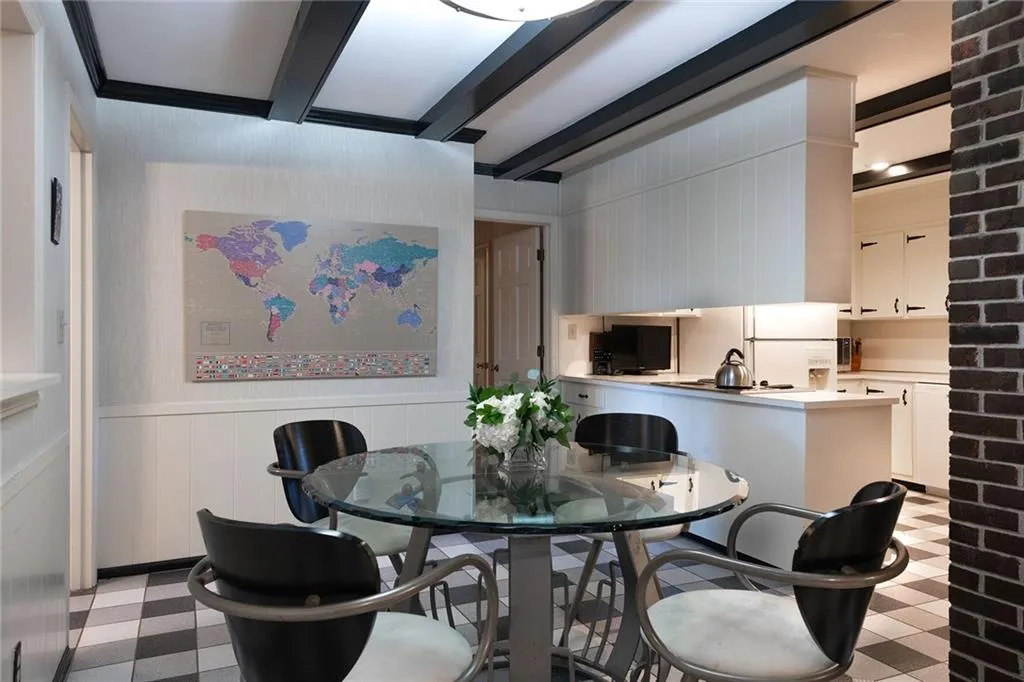 965 Heards Ferry Road, Sandy Springs, Georgia 30328, 4 Bedrooms Bedrooms, ,3 BathroomsBathrooms,Residential,Sold,965 Heards Ferry Road,7471949 965 Heards Ferry Road, Sandy Springs, Georgia 30328, 4 Bedrooms Bedrooms, ,3 BathroomsBathrooms,Residential,Sold,965 Heards Ferry Road,7471949