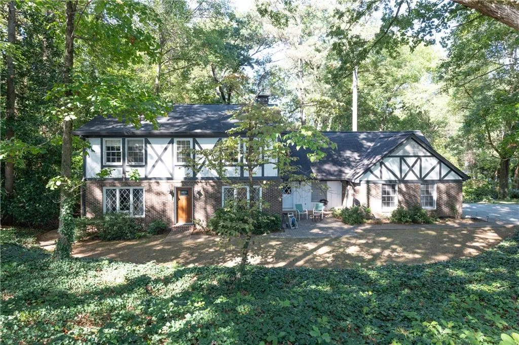 965 Heards Ferry Road, Sandy Springs, Georgia 30328, 4 Bedrooms Bedrooms, ,3 BathroomsBathrooms,Residential,Sold,965 Heards Ferry Road,7471949 965 Heards Ferry Road, Sandy Springs, Georgia 30328, 4 Bedrooms Bedrooms, ,3 BathroomsBathrooms,Residential,Sold,965 Heards Ferry Road,7471949