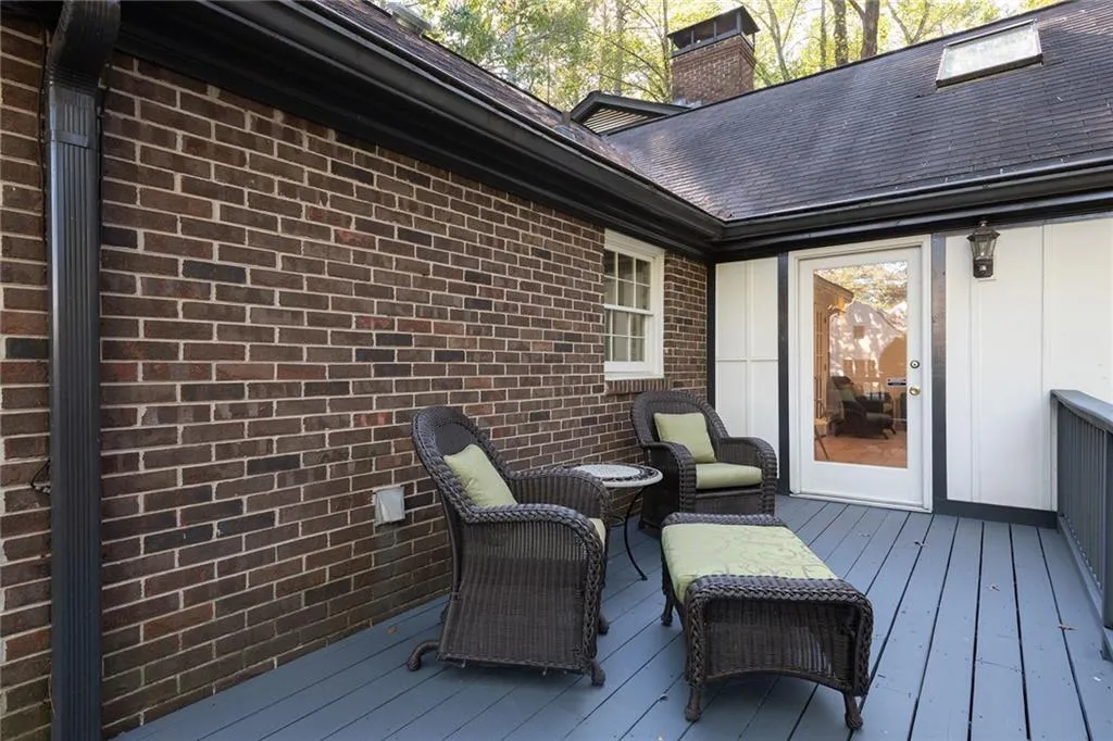 965 Heards Ferry Road, Sandy Springs, Georgia 30328, 4 Bedrooms Bedrooms, ,3 BathroomsBathrooms,Residential,Sold,965 Heards Ferry Road,7471949 965 Heards Ferry Road, Sandy Springs, Georgia 30328, 4 Bedrooms Bedrooms, ,3 BathroomsBathrooms,Residential,Sold,965 Heards Ferry Road,7471949