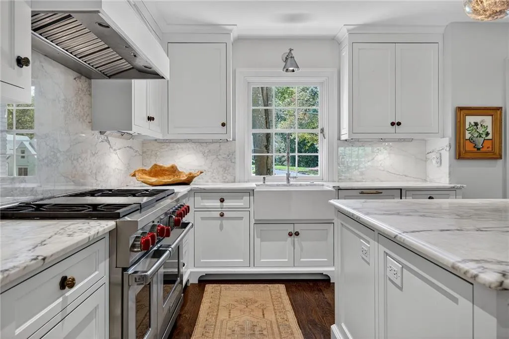 3673 Castlegate Drive Nw, Atlanta, Georgia 30327, 5 Bedrooms Bedrooms, ,5 BathroomsBathrooms,Residential,For Sale,3673 Castlegate Drive Nw,7639979