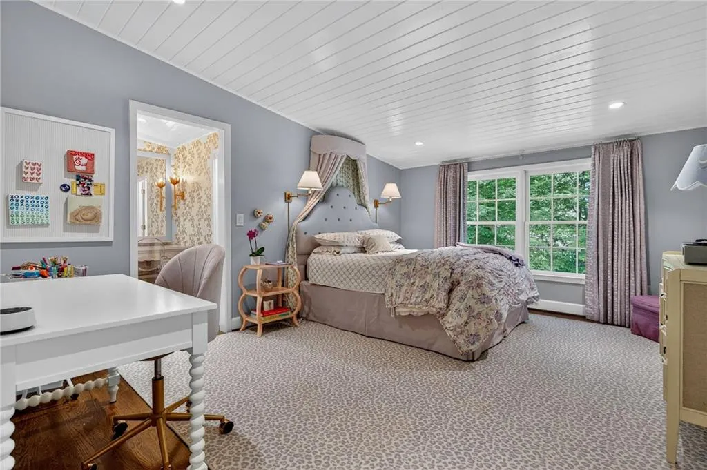 3673 Castlegate Drive Nw, Atlanta, Georgia 30327, 5 Bedrooms Bedrooms, ,5 BathroomsBathrooms,Residential,For Sale,3673 Castlegate Drive Nw,7639979