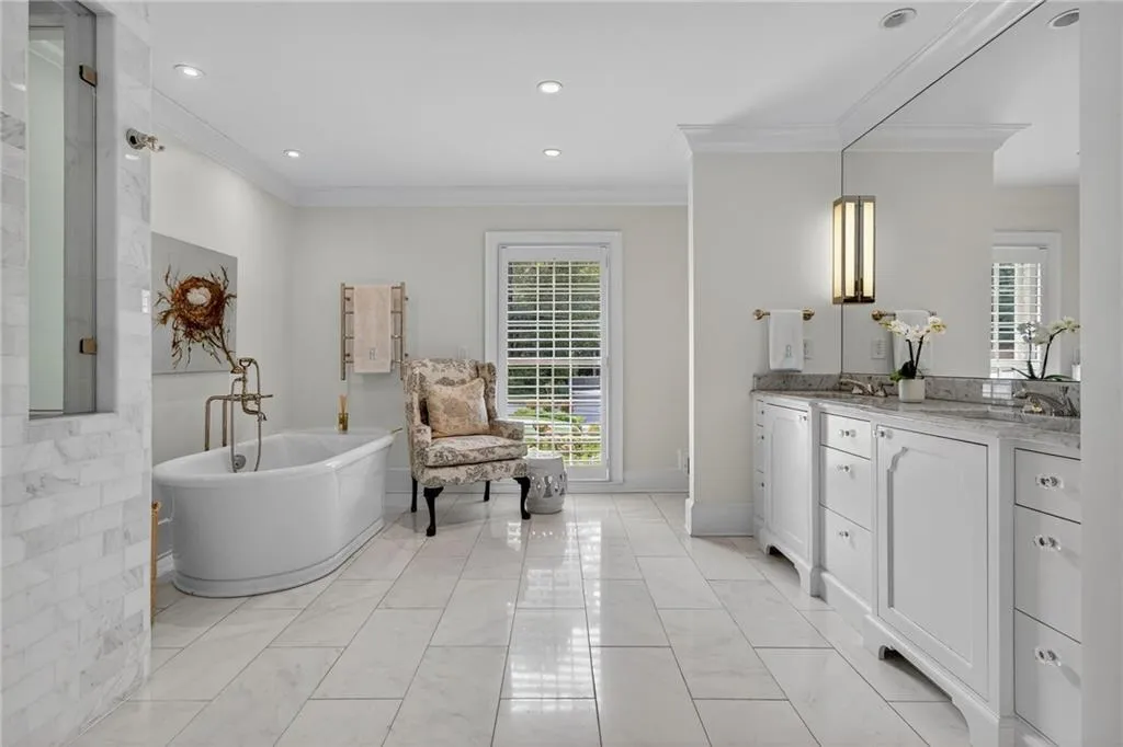 3673 Castlegate Drive Nw, Atlanta, Georgia 30327, 5 Bedrooms Bedrooms, ,5 BathroomsBathrooms,Residential,For Sale,3673 Castlegate Drive Nw,7639979