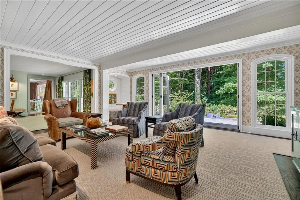 3673 Castlegate Drive Nw, Atlanta, Georgia 30327, 5 Bedrooms Bedrooms, ,5 BathroomsBathrooms,Residential,For Sale,3673 Castlegate Drive Nw,7639979