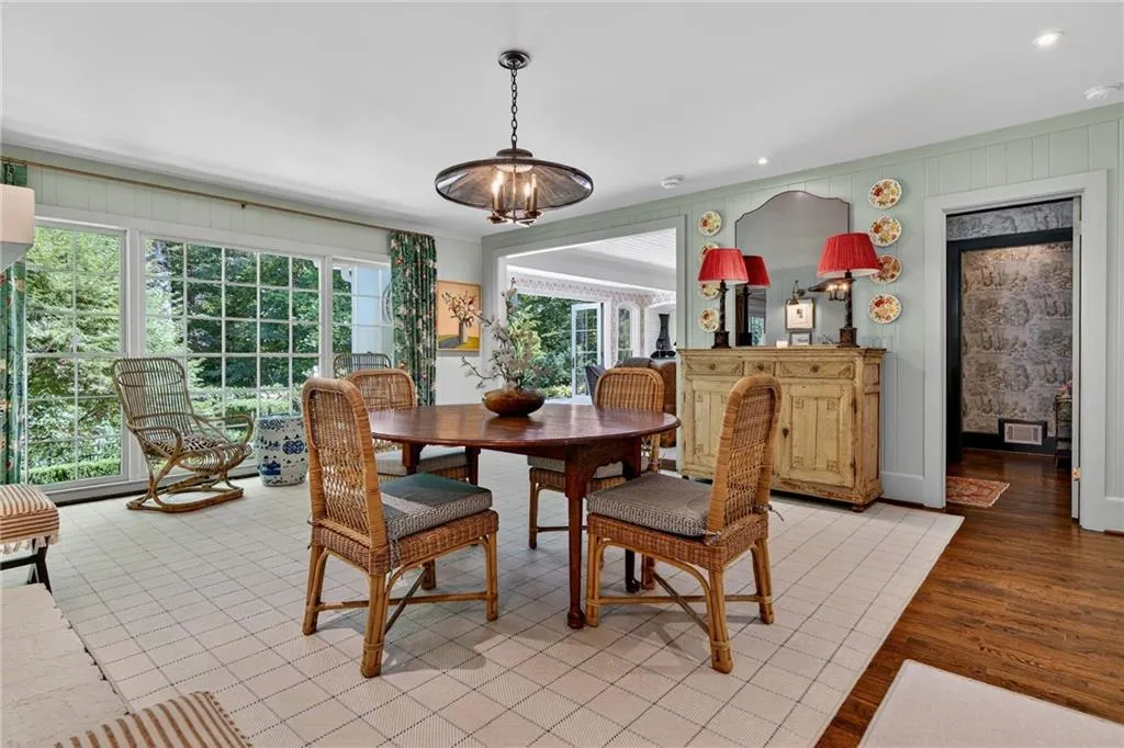 3673 Castlegate Drive Nw, Atlanta, Georgia 30327, 5 Bedrooms Bedrooms, ,5 BathroomsBathrooms,Residential,For Sale,3673 Castlegate Drive Nw,7639979
